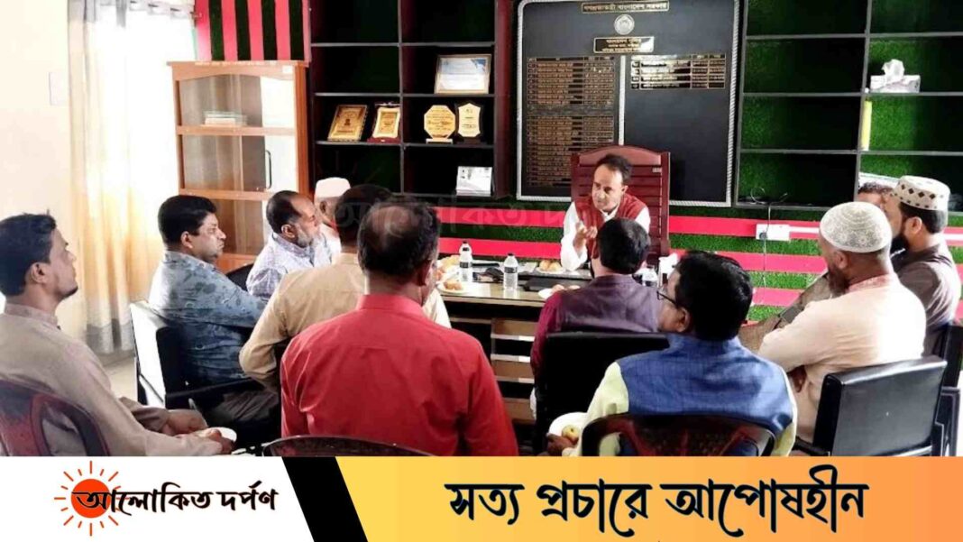 সাম্প্রদায়িক সম্প্রীতি রক্ষায় সকলের সাথে ওসির মত বিনিময় সাম্প্রদায়িক সম্প্রীতি রক্ষায় সকলের সাথে ওসির মত বিনিময়