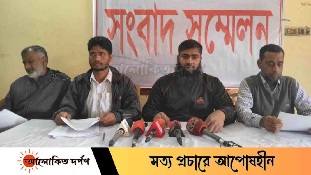 চাঁপাইনবাবগঞ্জে সেটেলমেন্ট অফিসারদের বিরুদ্ধে জমি জালিয়াতির অভিযোগ চাঁপাইনবাবগঞ্জে সেটেলমেন্ট অফিসারদের বিরুদ্ধে জমি জালিয়াতির অভিযোগ