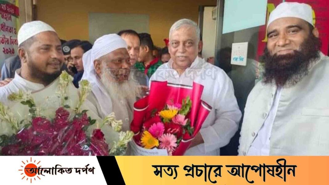 চট্টগ্রামে থানার দোয়া মাহফিলে ছাত্র হত্যা মামলার আসামি অতিথি, সর্বত্র সমালোচনার ঝড় চট্টগ্রামে থানার দোয়া মাহফিলে ছাত্র হত্যা মামলার আসামি অতিথি, সর্বত্র সমালোচনার ঝড়