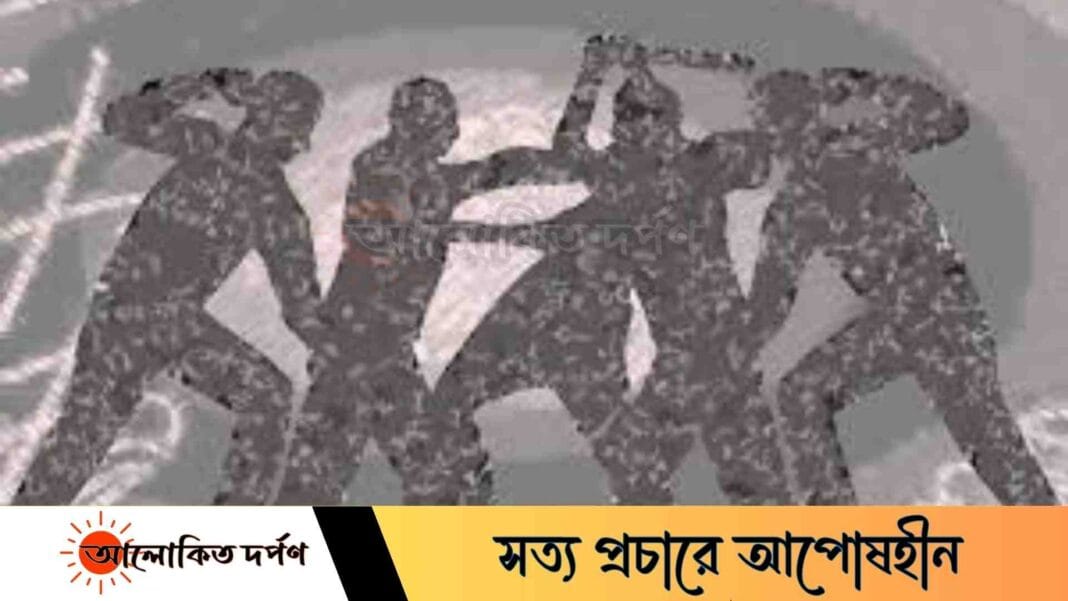 ফুলবাড়ীতে জমি নিয়ে সংঘর্ষ, নারীসহ আহত ৭ ফুলবাড়ীতে জমি নিয়ে সংঘর্ষ, নারীসহ আহত ৭