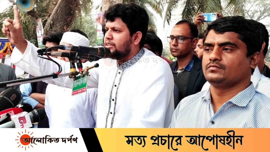 হাসিনা দিল্লির কোলে বসে ষড়যন্ত্র করছে: উপদেষ্টা মাহফুজ আলম হাসিনা দিল্লির কোলে বসে ষড়যন্ত্র করছে: উপদেষ্টা মাহফুজ আলম