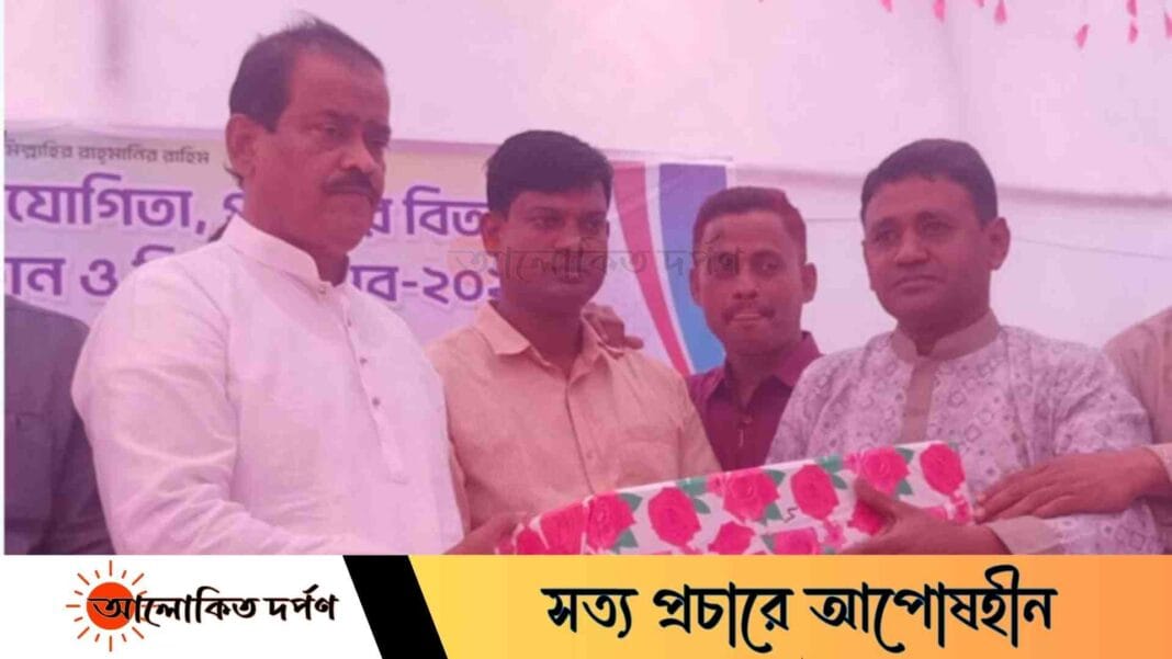 হাসিনাকে জনগণ নির্বাচিত করেনি, এজন্য জনগণের দায়িত্ব নেয়নি: আবুল খায়ের ভূঁইয়া