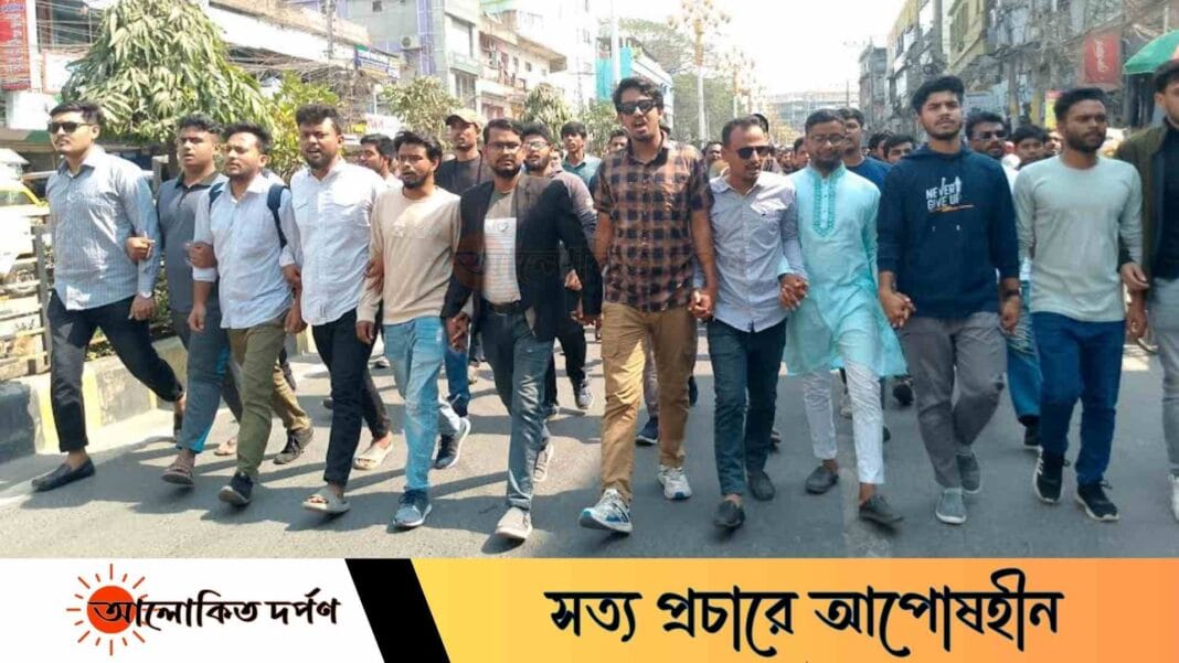 রাজশাহীতে বৈষম্যবিরোধী ছাত্র আন্দোলনের কমিটি বাতিলের আল্টিমেটাম