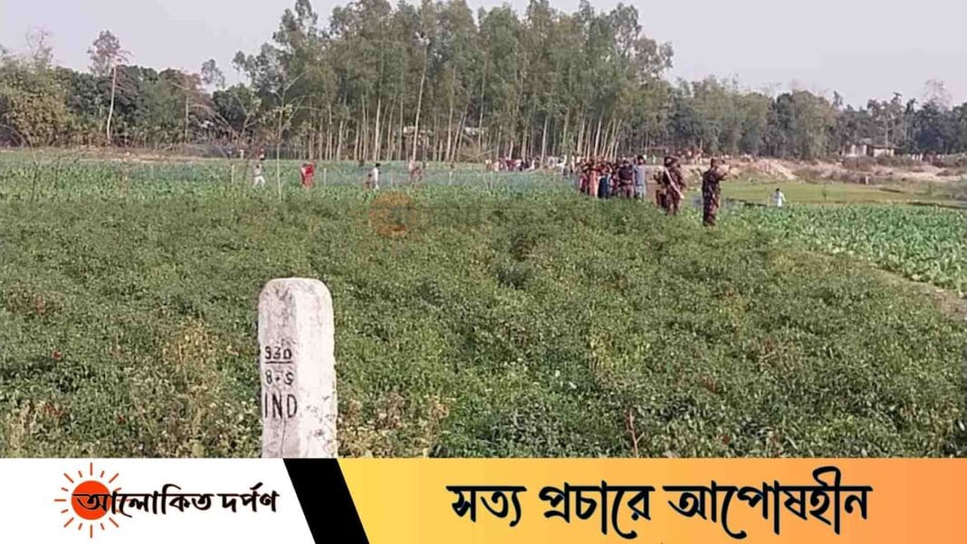 ফুলবাড়ী সীমান্তে বাংলাদেশে ঢুকে কৃষকদের মারধর, গ্রামবাসীর ধাওয়ায় পালাল বিএসএফ