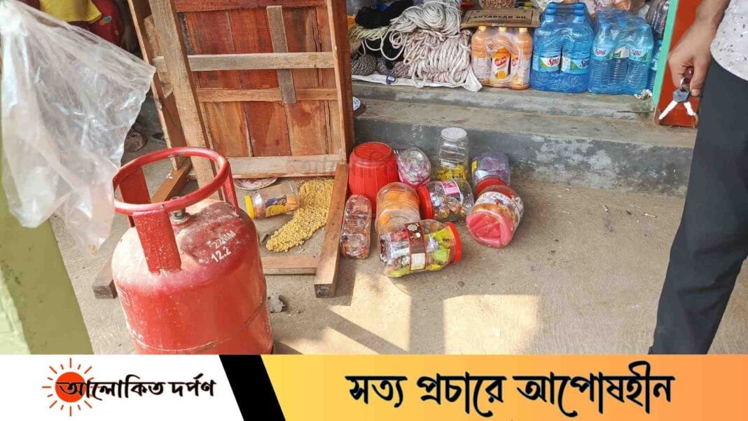 নালিতাবাড়ীতে পাওনা টাকা নিয়ে হাতাহাতি, দোকান ভাঙচুর ও লুটপাটের অভিযোগ