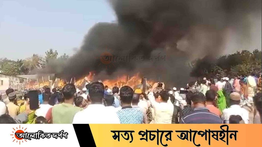 আশুলিয়ায় ঝুট গোডাউনে ভয়াবহ অগ্নিকাণ্ড, নিয়ন্ত্রণে কাজ করছে ফায়ার সার্ভিস আশুলিয়ায় ঝুট গোডাউনে ভয়াবহ অগ্নিকাণ্ড, নিয়ন্ত্রণে কাজ করছে ফায়ার সার্ভিস