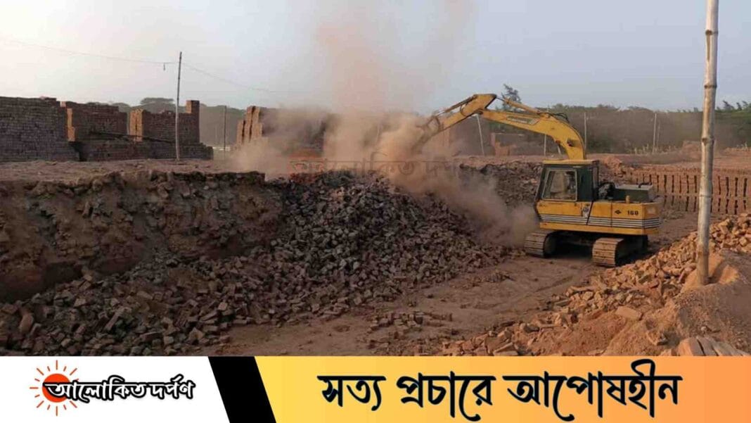 লক্ষ্মীপুরে সাড়ে ১০লাখ টাকা জরিমানা গুনতে হলো ৪ ইটভাটা মালিকের লক্ষ্মীপুরে সাড়ে ১০লাখ টাকা জরিমানা গুনতে হলো ৪ ইটভাটা মালিকের