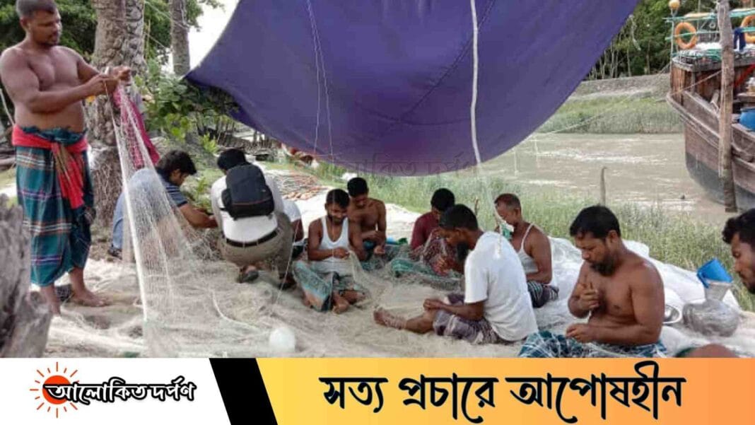 মেঘনায় মাছ শিকারের প্রস্তুতি, নদীতে নামছেন ৫২ হাজার জেলে