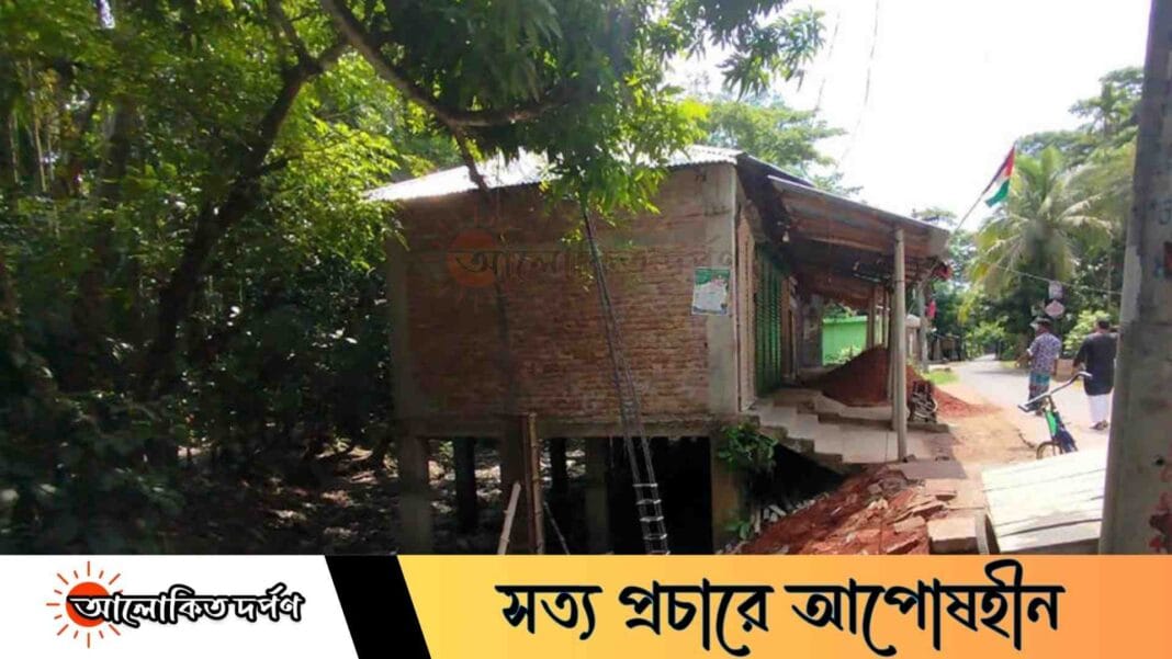 লক্ষ্মীপুরে খাল দখল করে দোকান নির্মাণ, বর্ষার আগেই জলাবদ্ধতার আশঙ্কা