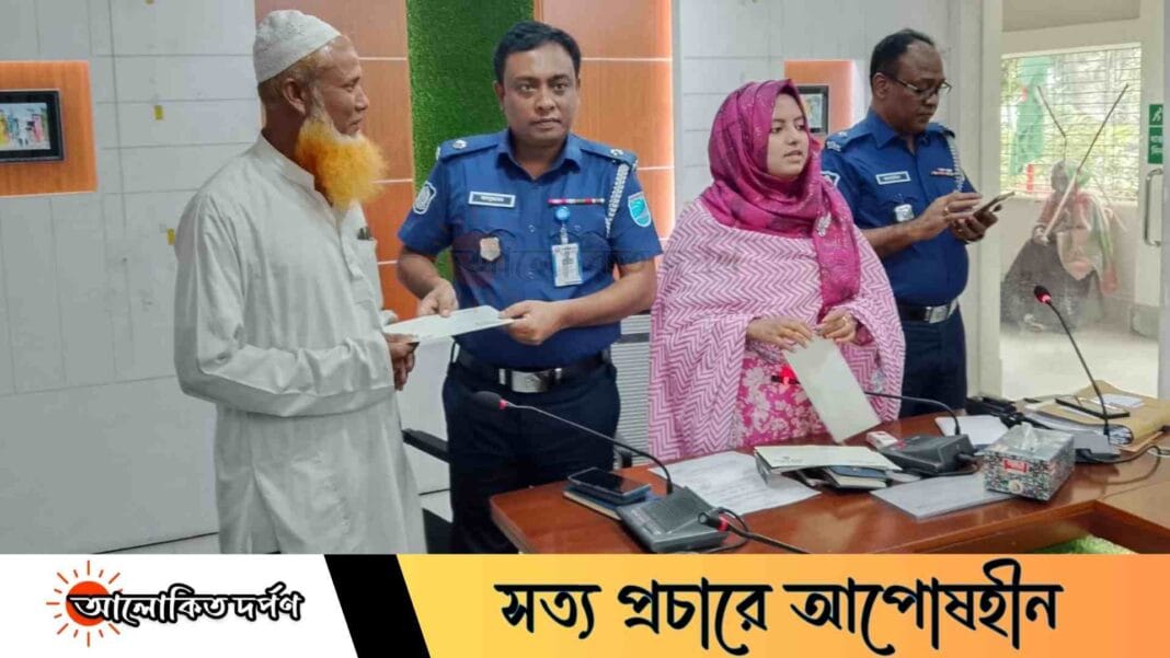 কালীগঞ্জে জুলাই স্মৃতি ফাউন্ডেশনের ১১ লাখ টাকার চেক ও ৫ লাখ টাকার সঞ্চয়পত্র বিতরণ কালীগঞ্জে জুলাই স্মৃতি ফাউন্ডেশনের ১১ লাখ টাকার চেক ও ৫ লাখ টাকার সঞ্চয়পত্র বিতরণ