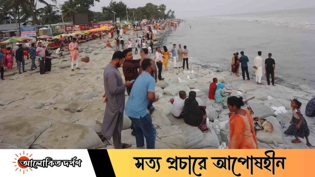 ঈদুল আযহার ছুটিতে কুয়াকাটায় পর্যটকের ঢল, ব্যবসায়ীদের মুখে হাসি