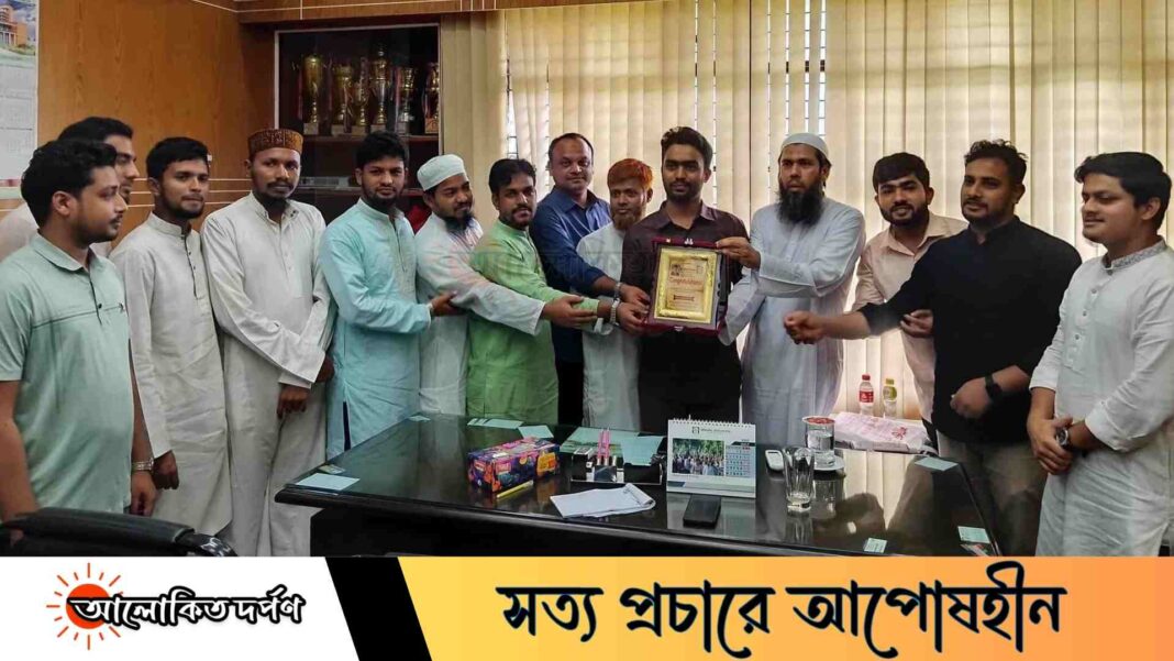 ফুল ফান্ডিং স্কলারশিপে আমেরিকা যাচ্ছে ইবি শিক্ষার্থী, হল কর্তৃপক্ষের সংবর্ধনা ফুল ফান্ডিং স্কলারশিপে আমেরিকা যাচ্ছে ইবি শিক্ষার্থী, হল কর্তৃপক্ষের সংবর্ধনা