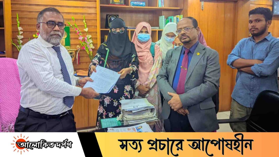 যৌন হয়রানির দায়ে অভিযুক্ত শিক্ষক আজিজুলের শাস্তি চায় ইবি শিক্ষার্থীরা যৌন হয়রানির দায়ে অভিযুক্ত শিক্ষক আজিজুলের শাস্তি চায় ইবি শিক্ষার্থীরা