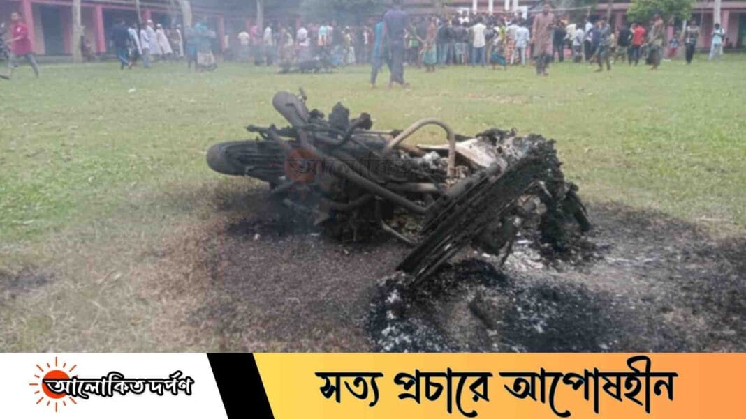 নালিতাবাড়ীতে কলেজে তুচ্ছ ঘটনায় সংঘর্ষ, অগ্নিসংযোগে উত্তপ্ত পরিস্থিতি—আটক ১৮ নালিতাবাড়ীতে কলেজে তুচ্ছ ঘটনায় সংঘর্ষ, অগ্নিসংযোগে উত্তপ্ত পরিস্থিতি—আটক ১৮