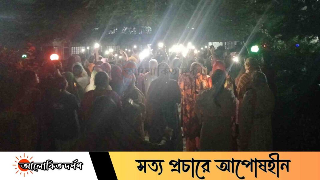 শিক্ষার্থীর মৃত্যুর সুষ্ঠু তদন্তের দাবিতে ইবির বাঘিনীদের বিক্ষোভ শিক্ষার্থীর মৃত্যুর সুষ্ঠু তদন্তের দাবিতে ইবির বাঘিনীদের বিক্ষোভ