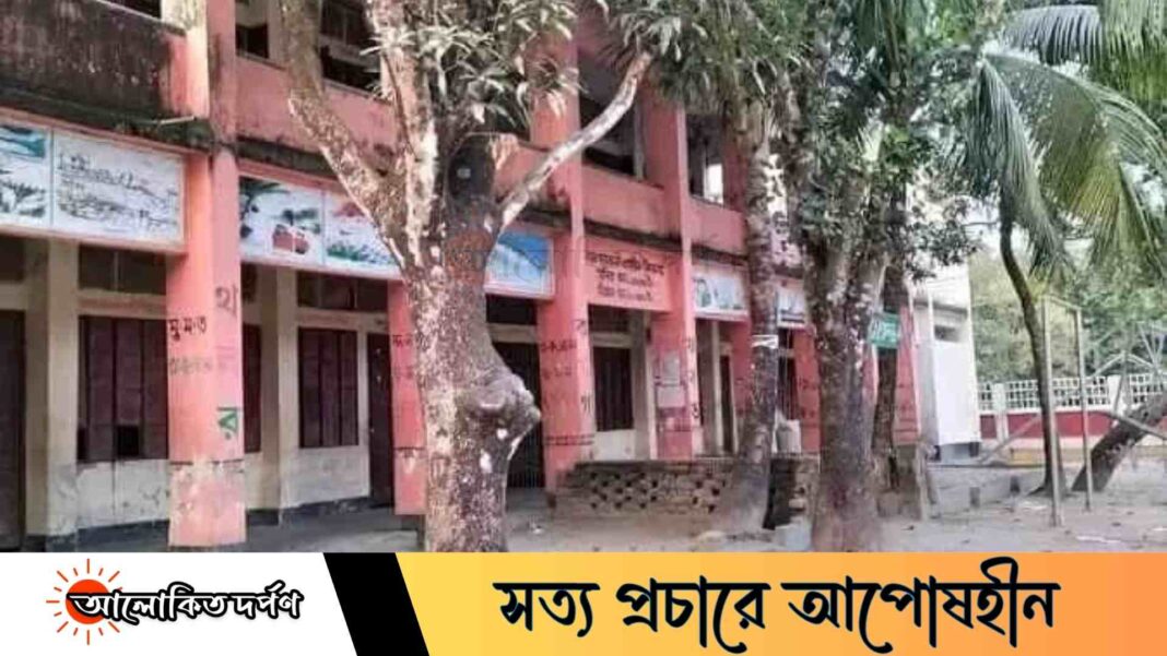ভুরুঙ্গামারীতে সরকারি স্কুলের থেকে ১১টি সিলিং ফ্যান চুরি, অভিযুক্ত যুবক পলাতক