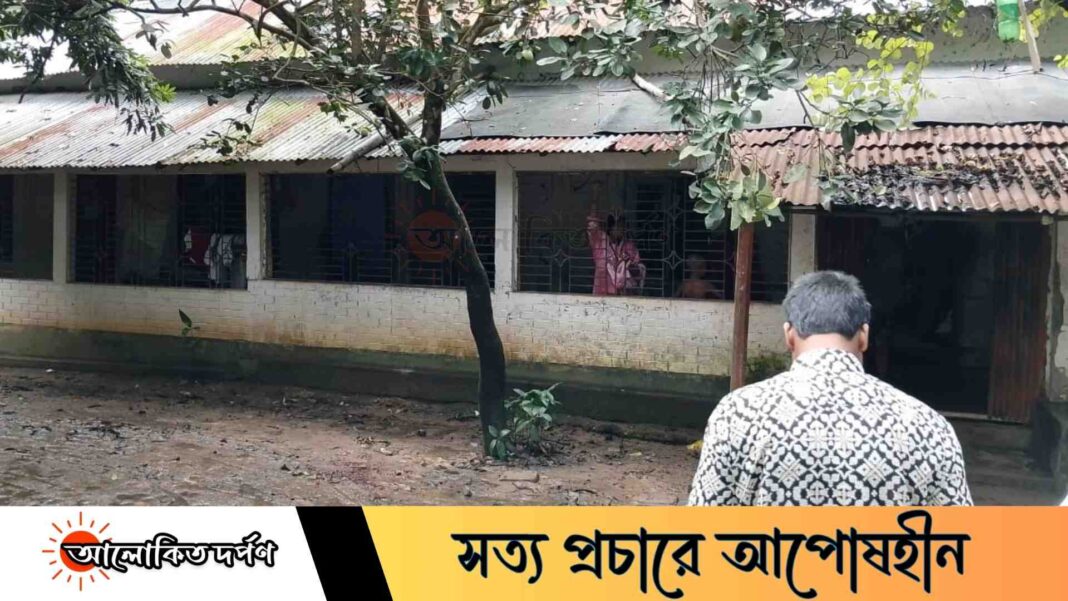 কালীগঞ্জে বসতঘরে আগুন দিয়ে পরিবারসহ হত্যার চেষ্টা, অল্পের জন্য রক্ষা কালীগঞ্জে বসতঘরে আগুন দিয়ে পরিবারসহ হত্যার চেষ্টা, অল্পের জন্য রক্ষা