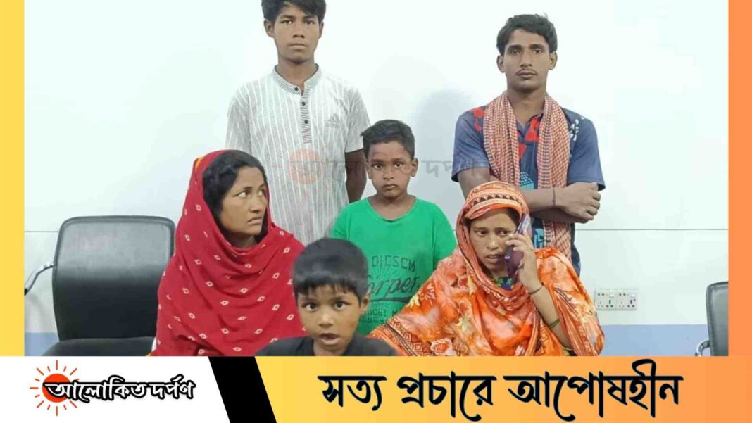 চাঁপাইনবাবগঞ্জে ছয় ভারতীয় নাগরিক আটক