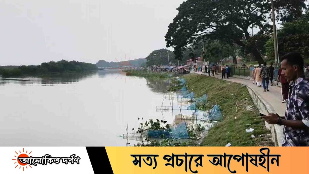 রাজশাহীতে পদ্মার পানি বিপদসীমার কাছাকাছি রাজশাহীতে পদ্মার পানি বিপদসীমার কাছাকাছি