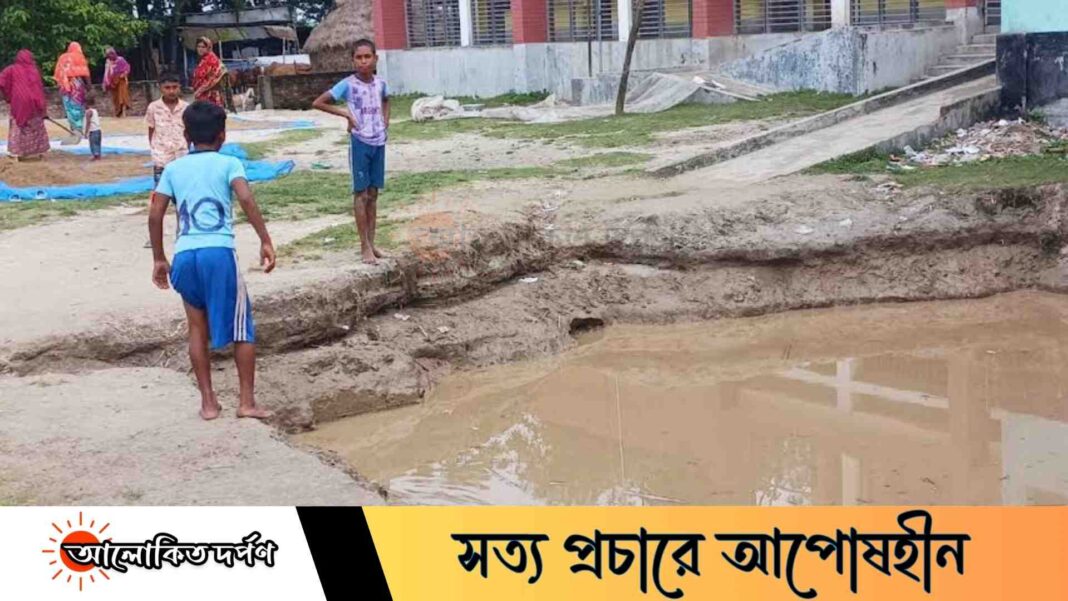 স্কুল মাঠ থেকে মাটি তুলতে ইউএনওর নির্দেশ, ঝুঁকিতে আষাড়িয়াদহর দুই বিদ্যালয়