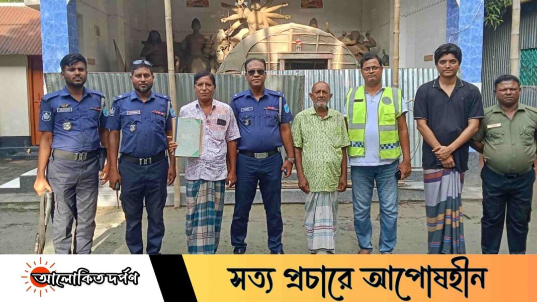 কালীগঞ্জে দুর্গাপূজা উপলক্ষ্যে মন্ডপ পরিদর্শন করলেন ওসি আলাউদ্দিন কালীগঞ্জে দুর্গাপূজা উপলক্ষ্যে মন্ডপ পরিদর্শন করলেন ওসি আলাউদ্দিন