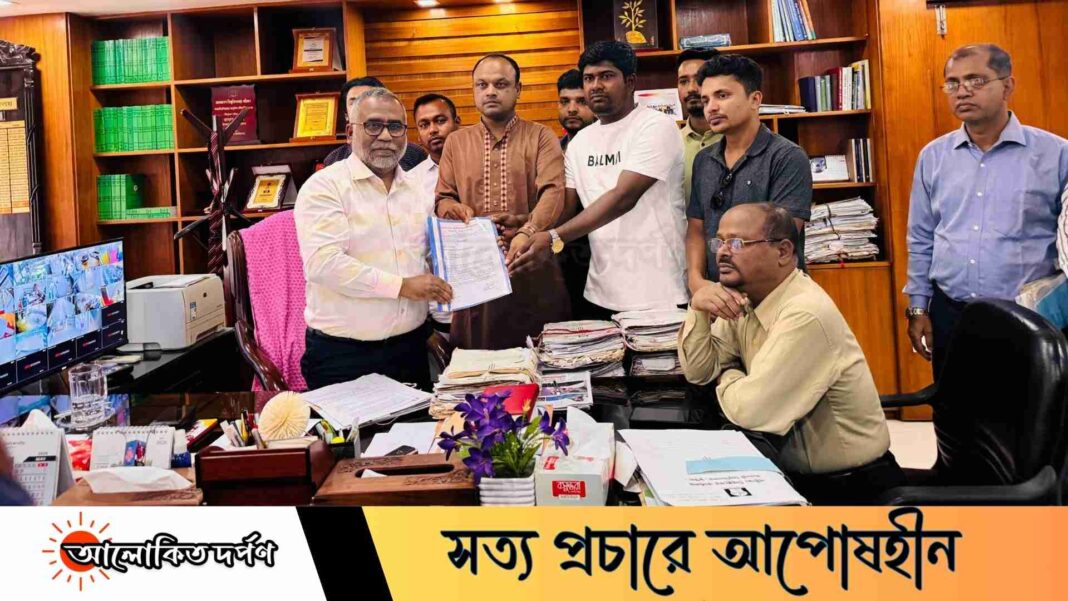 শিক্ষার্থীবান্ধব নীতিমালার দাবিতে ইবি উপাচার্যের কাছে ছাত্রদলের স্মারকলিপি